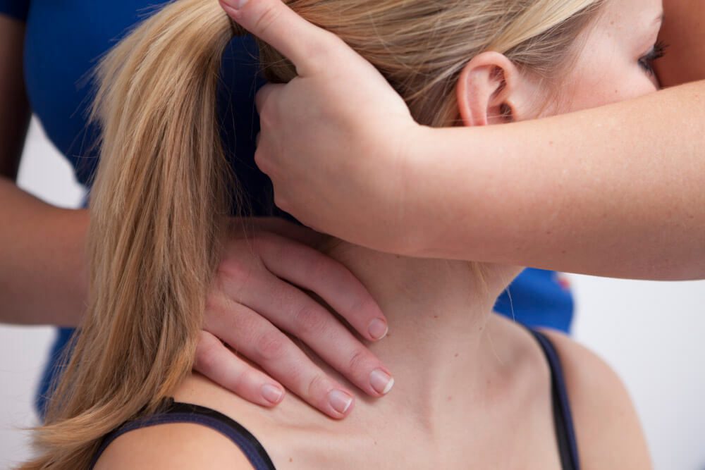 manuele therapie en massage bij nekklachten - Fysiotherapie Iburg